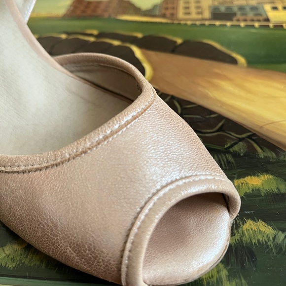 Pure DKNY Vintage Iridescent Peep-Toe Slingback Sandals with Heels - Picture 7 of 10